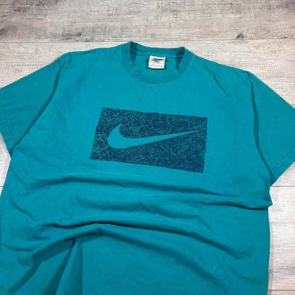 Vintage Y2K emo grunge, 90s Nike box logo white tag graphic T-shirt, size L